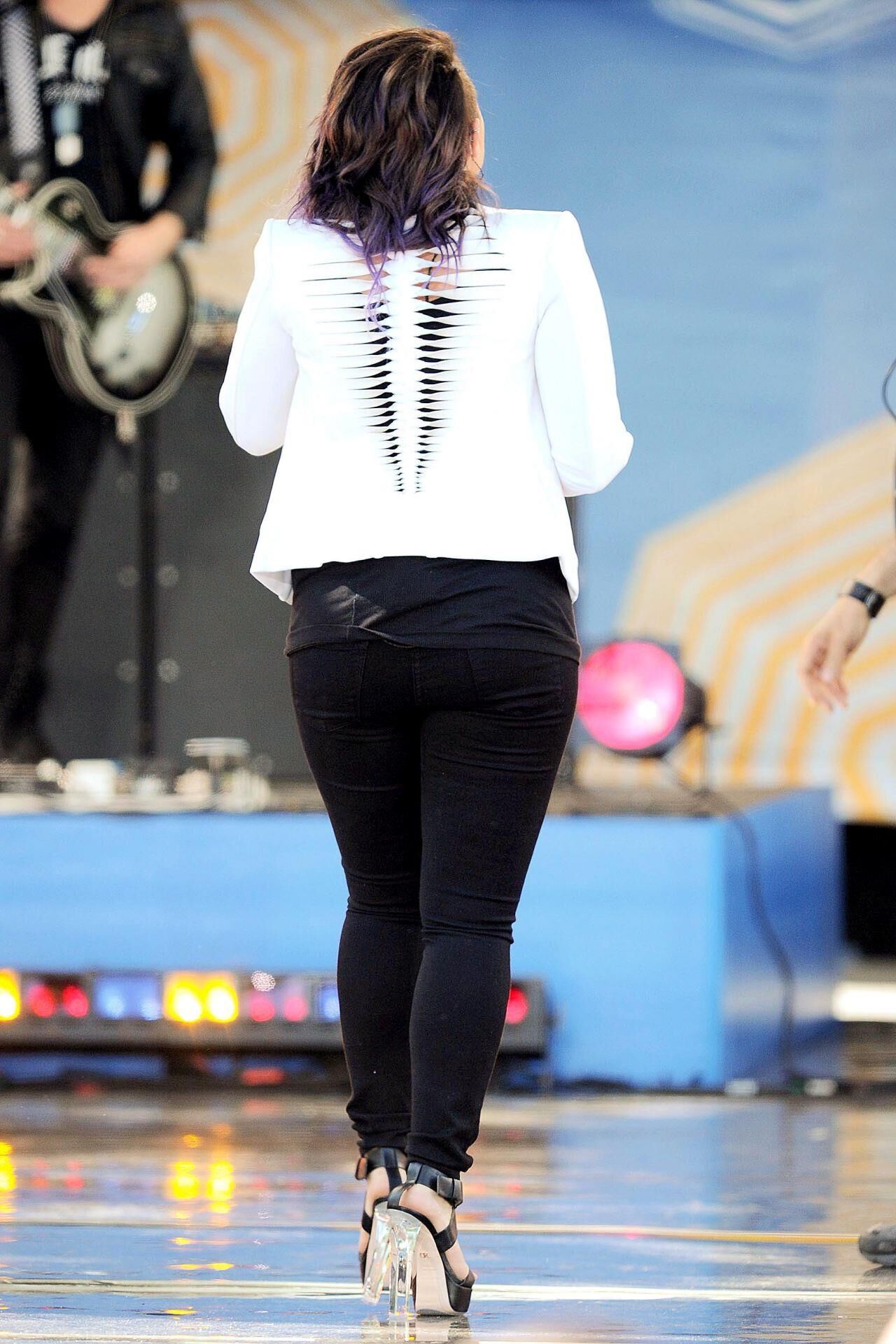 Demi Lovato Performing on ‘Good Morning America’ in 