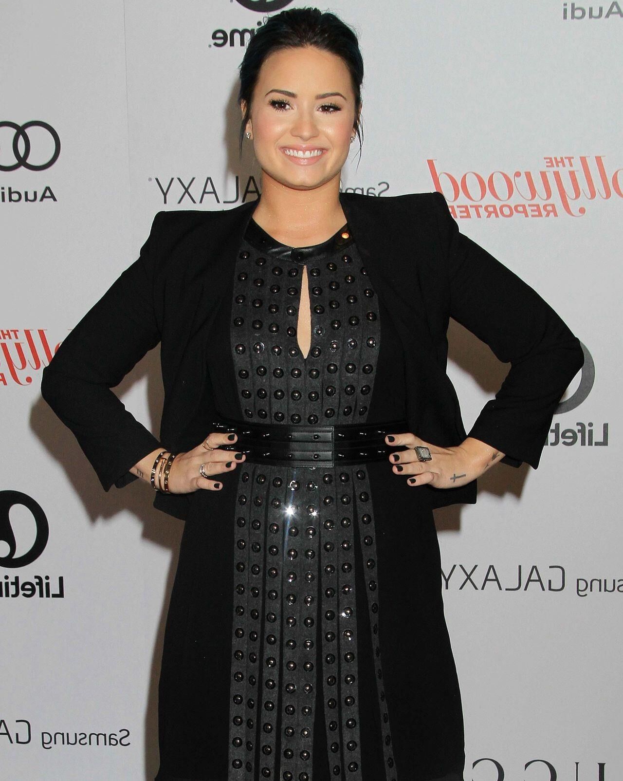 Demi Lovato - Awards Cosmopolitan Fun, Fearless Latina