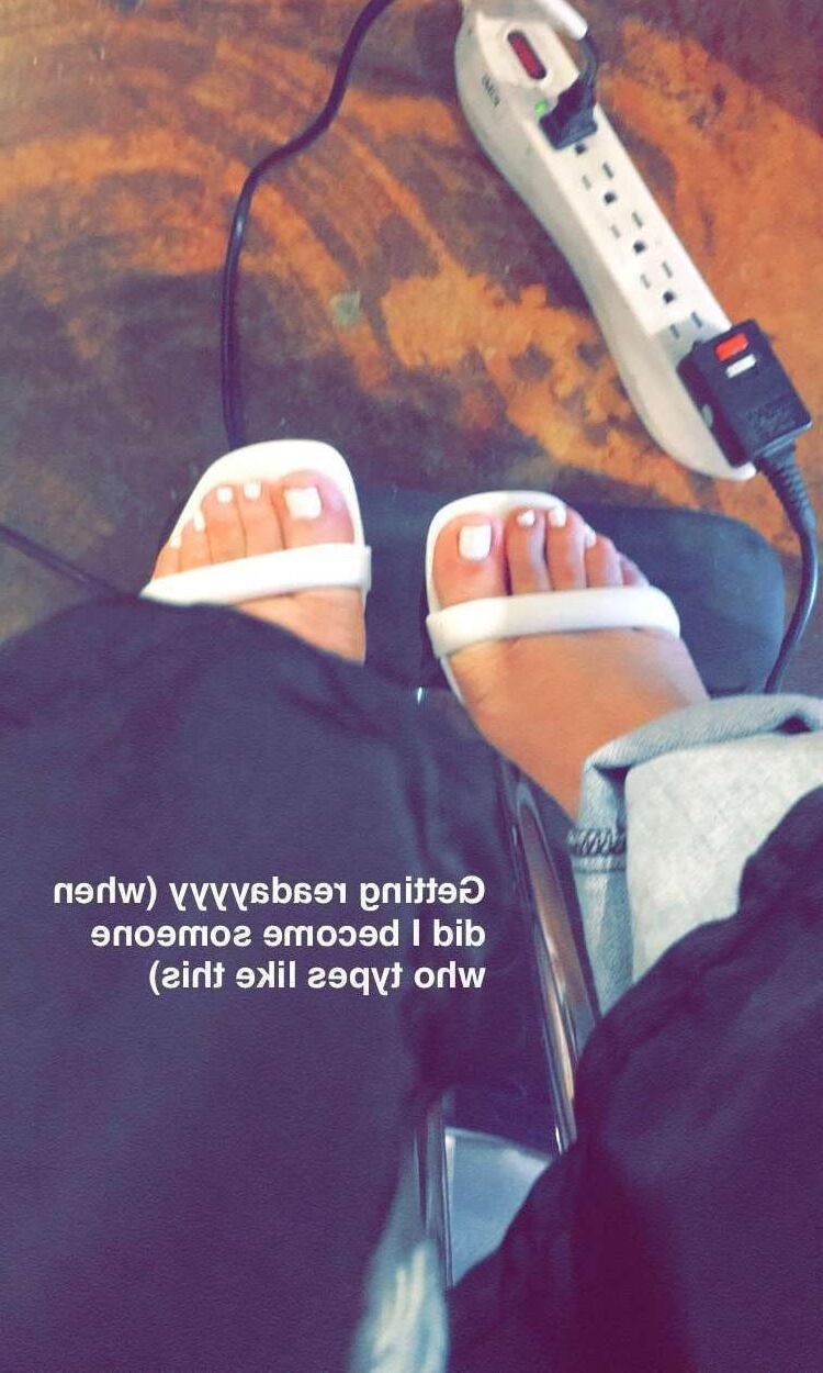 Jennette McCurdy sexy feet