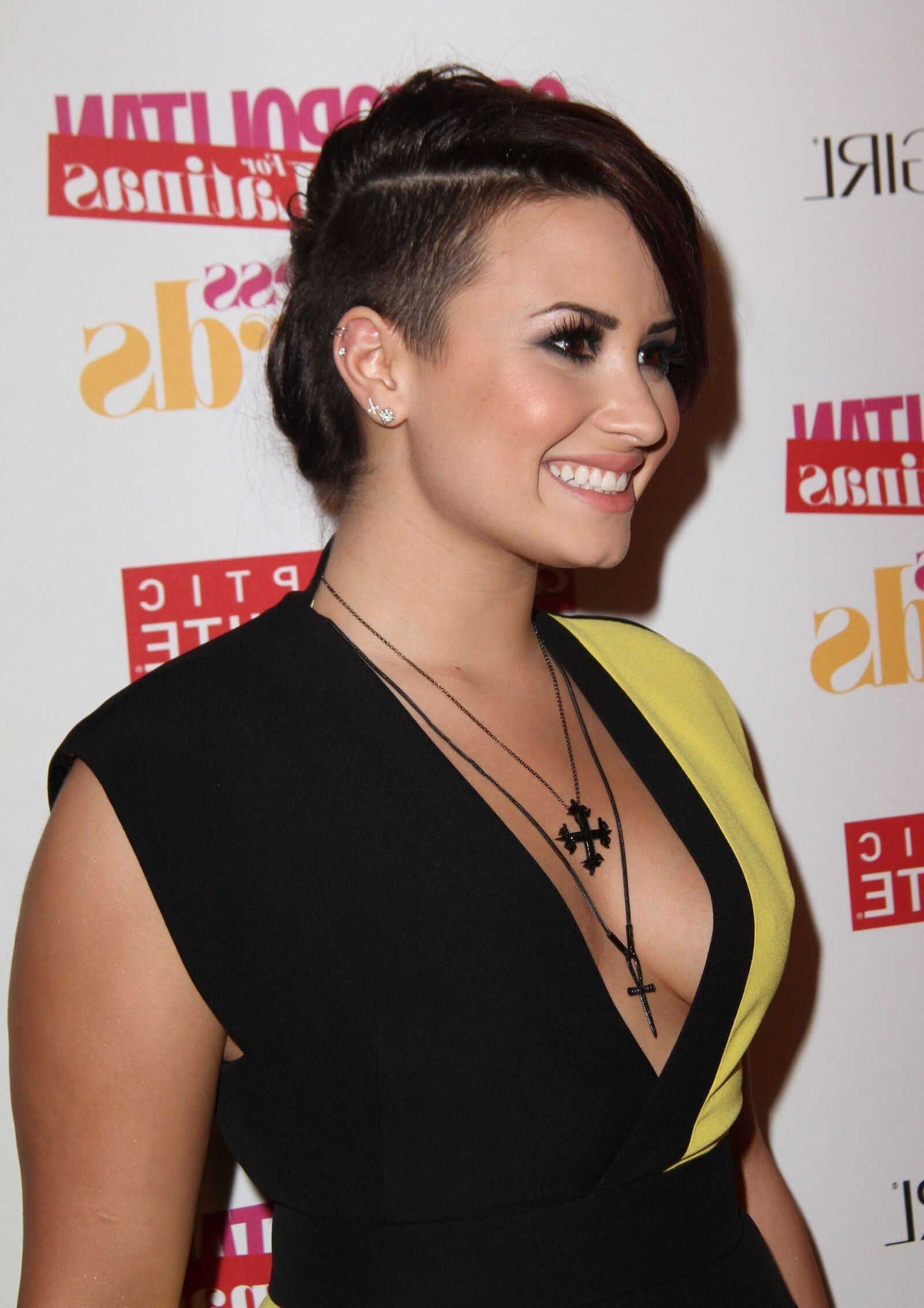 Demi Lovato – Cosmopolitan Fun, Fearless Latina Awards