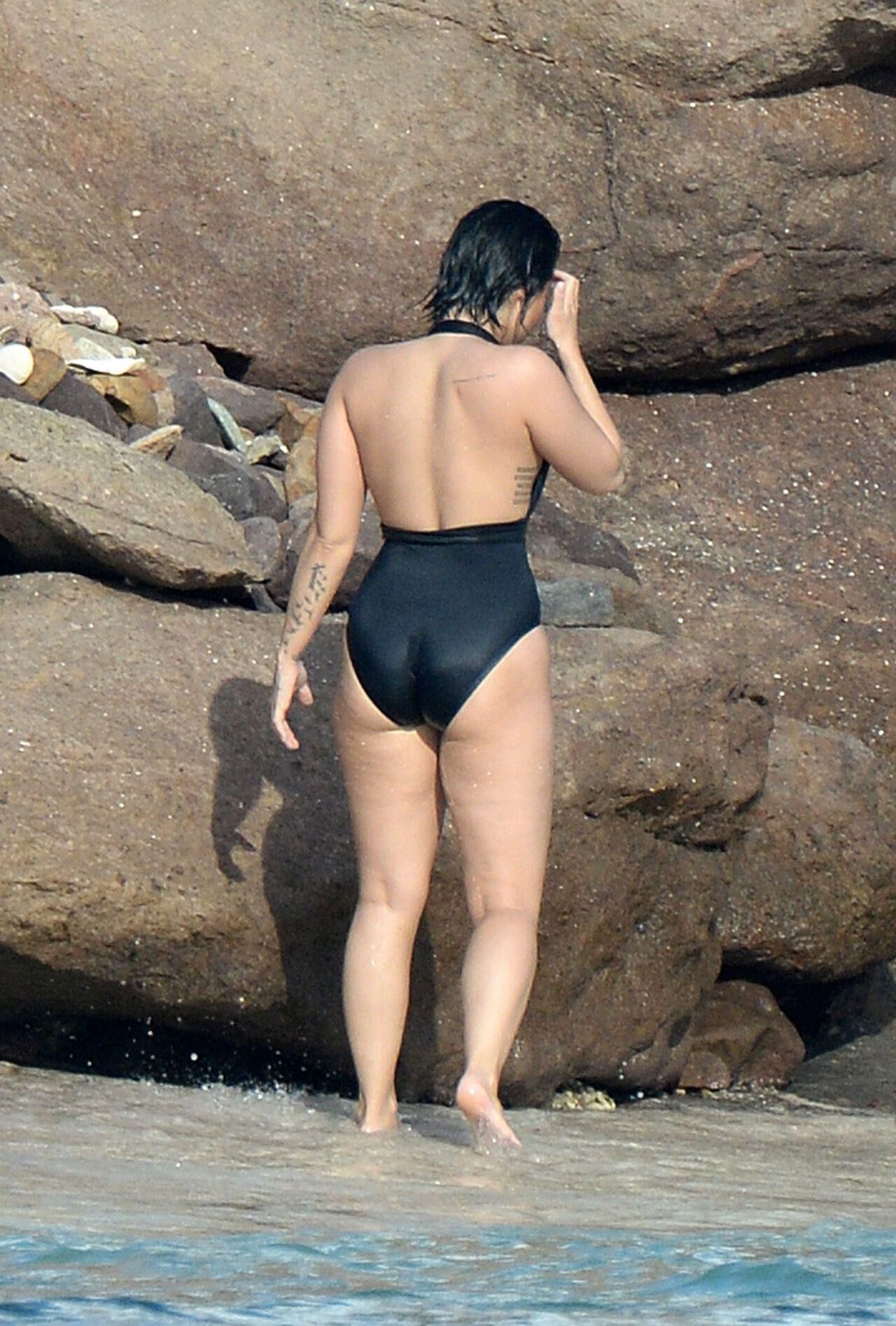 Demi Lovato portant un maillot de bain à Saint-Barts