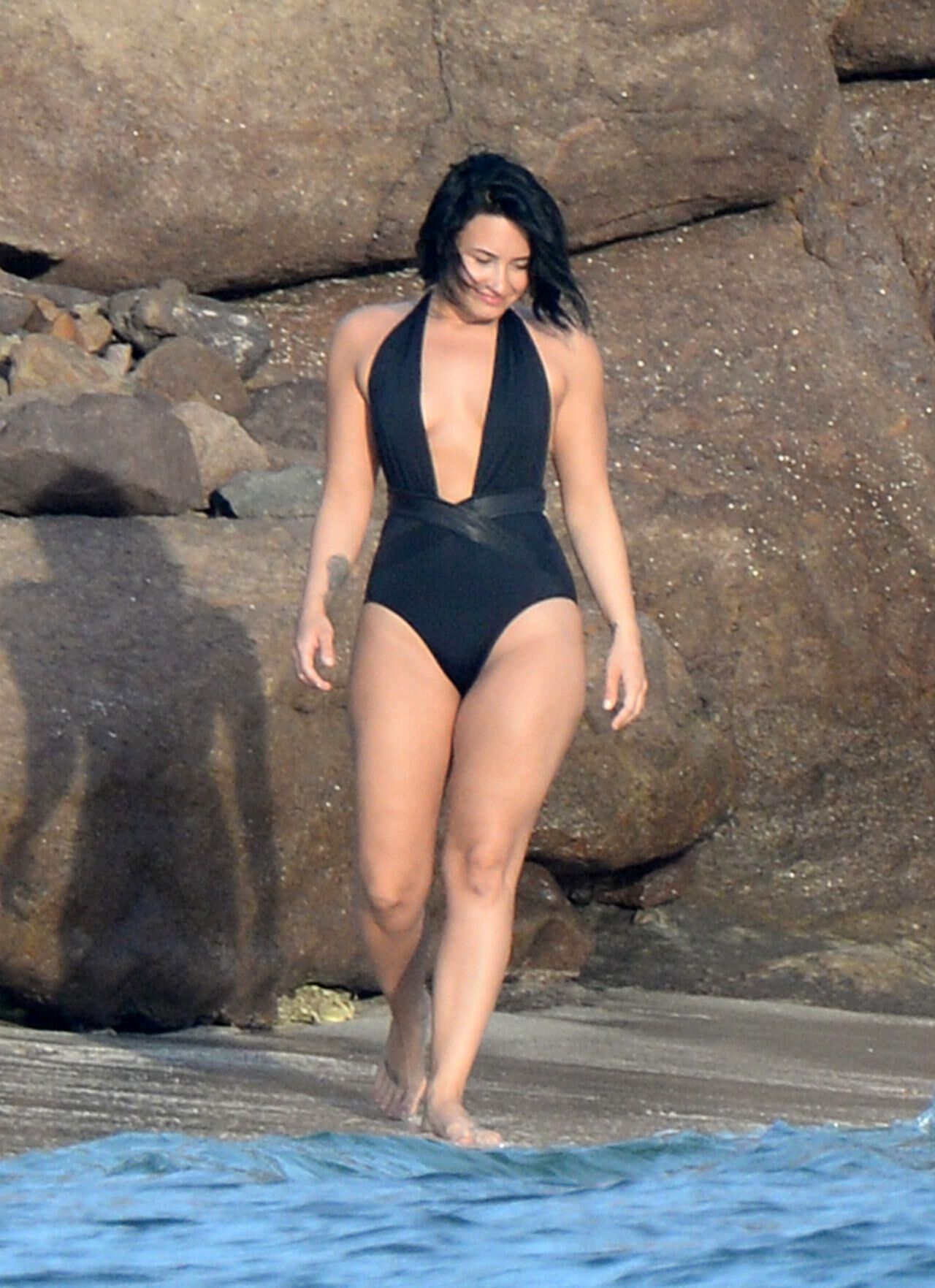 Demi Lovato portant un maillot de bain à Saint-Barts