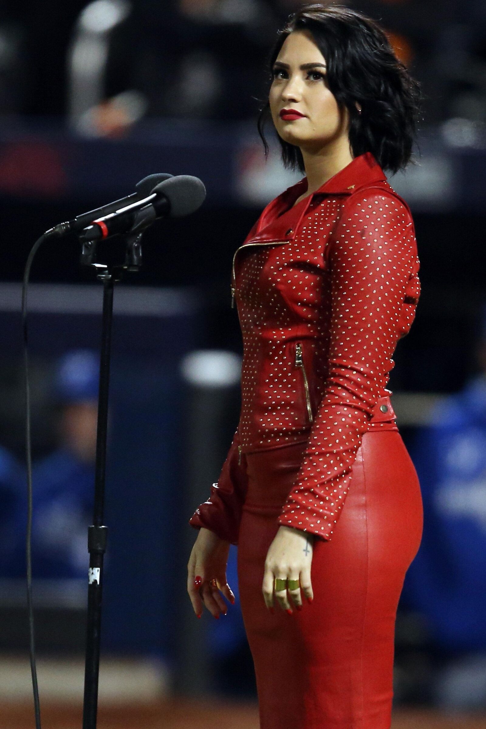 Demi Lovato - MLB World Series Game Four no Citi Field