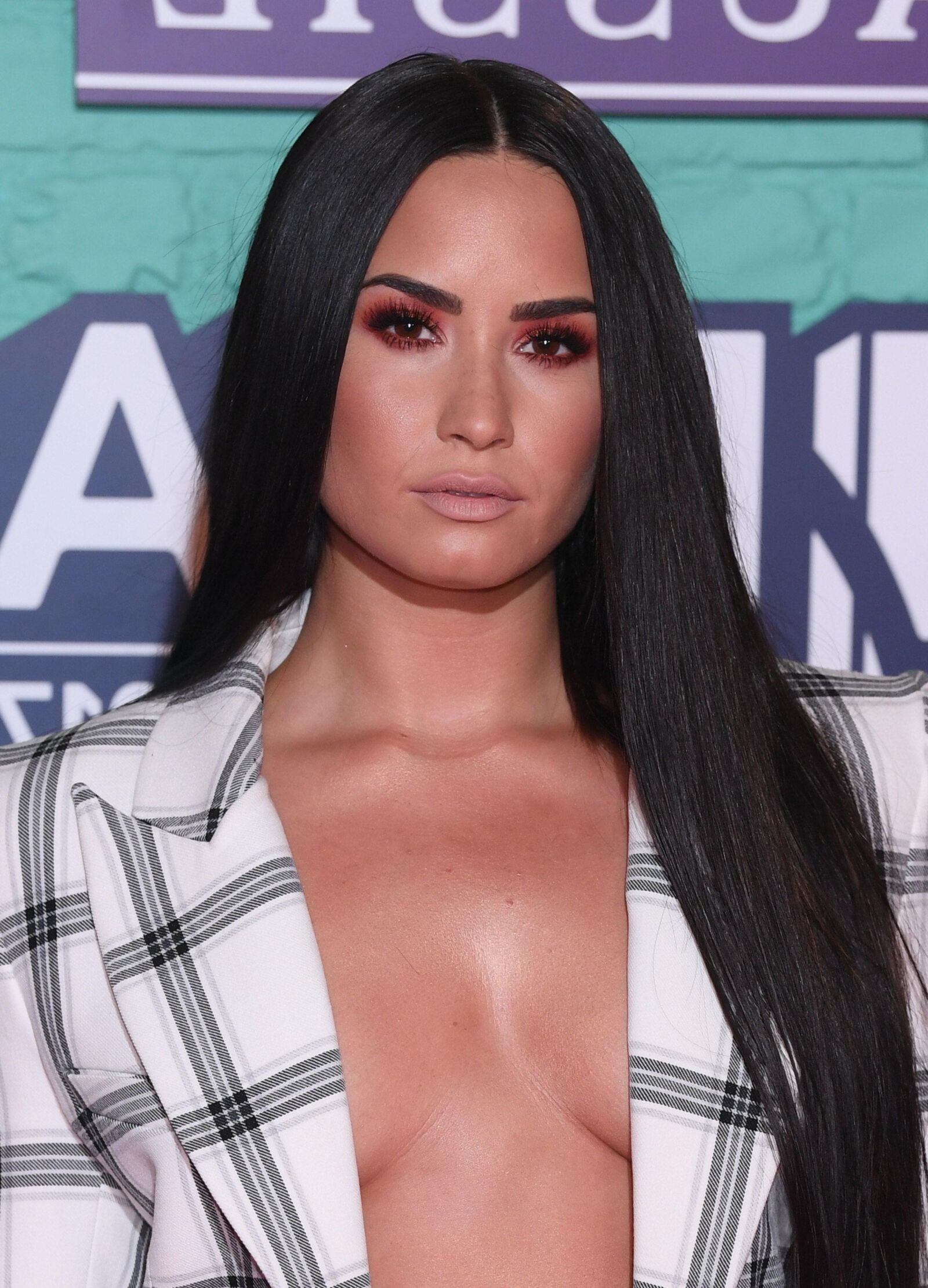 Demi Lovato – MTV Europe Music Awards