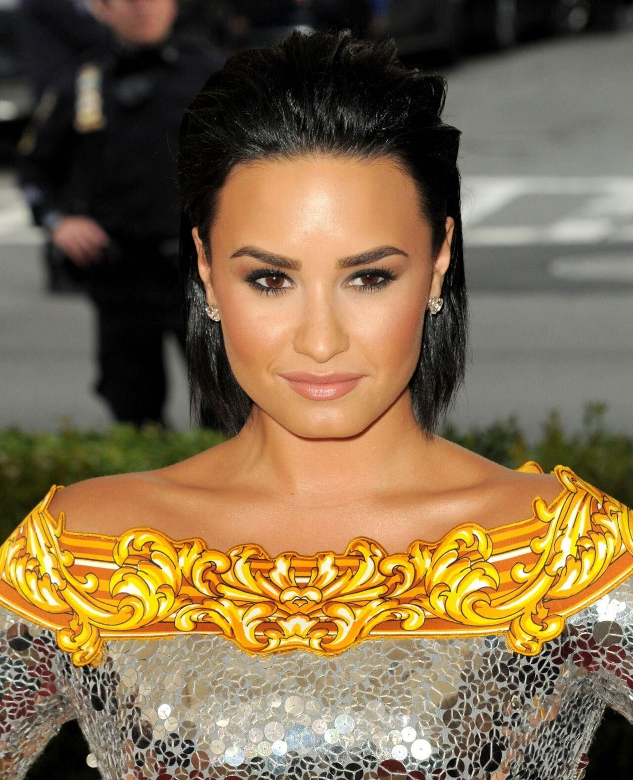 Demi Lovato –prep/ Met Costume Institute Gala 