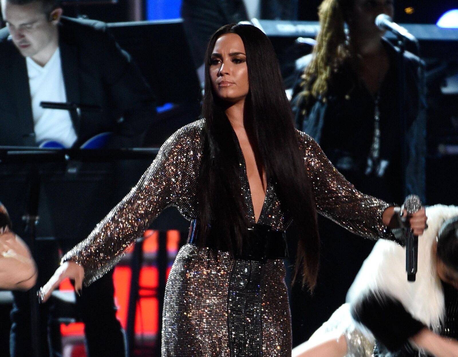 Demi Lovato - se apresenta durante o Grammy Awards