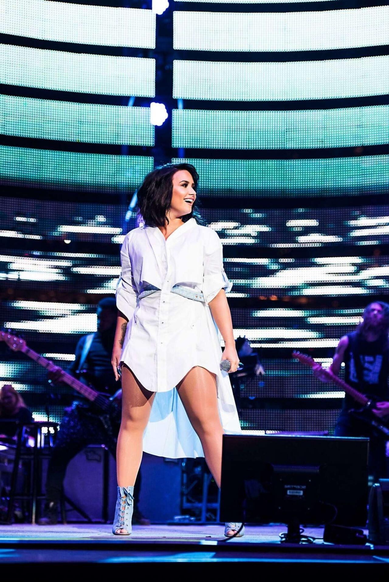 Demi Lovato - jouant au Houston Livestock Show et