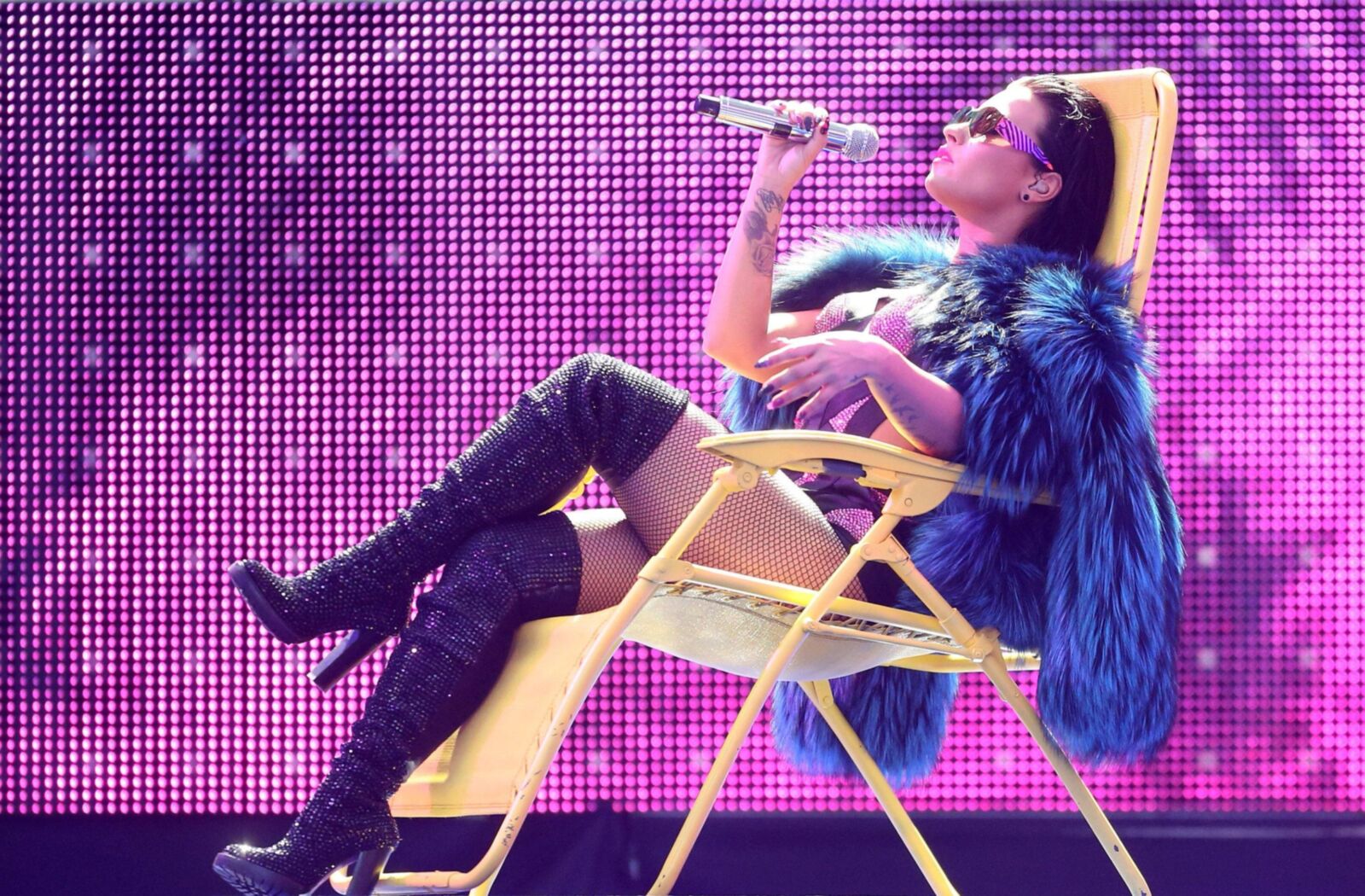 Demi Lovato Performs at MTV Video Music Awards