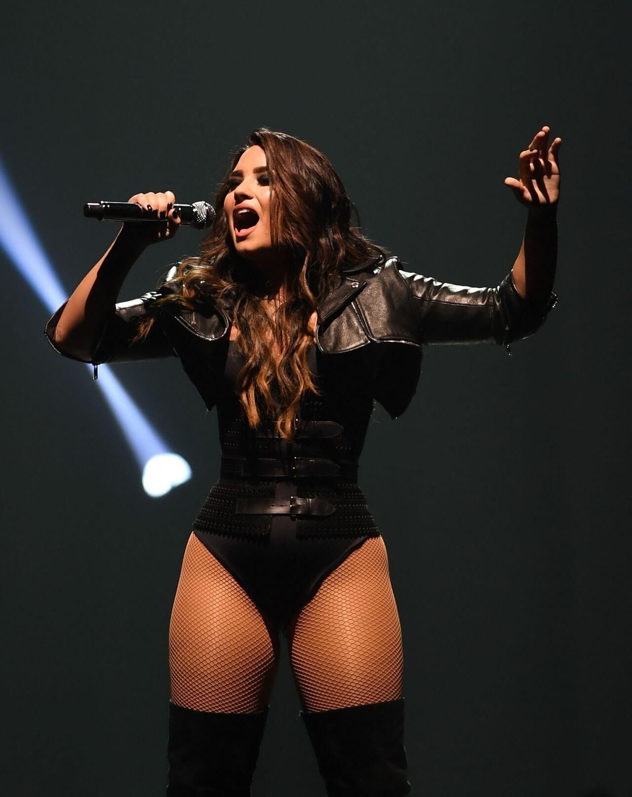 Demi Lovato – Performing in San Jose