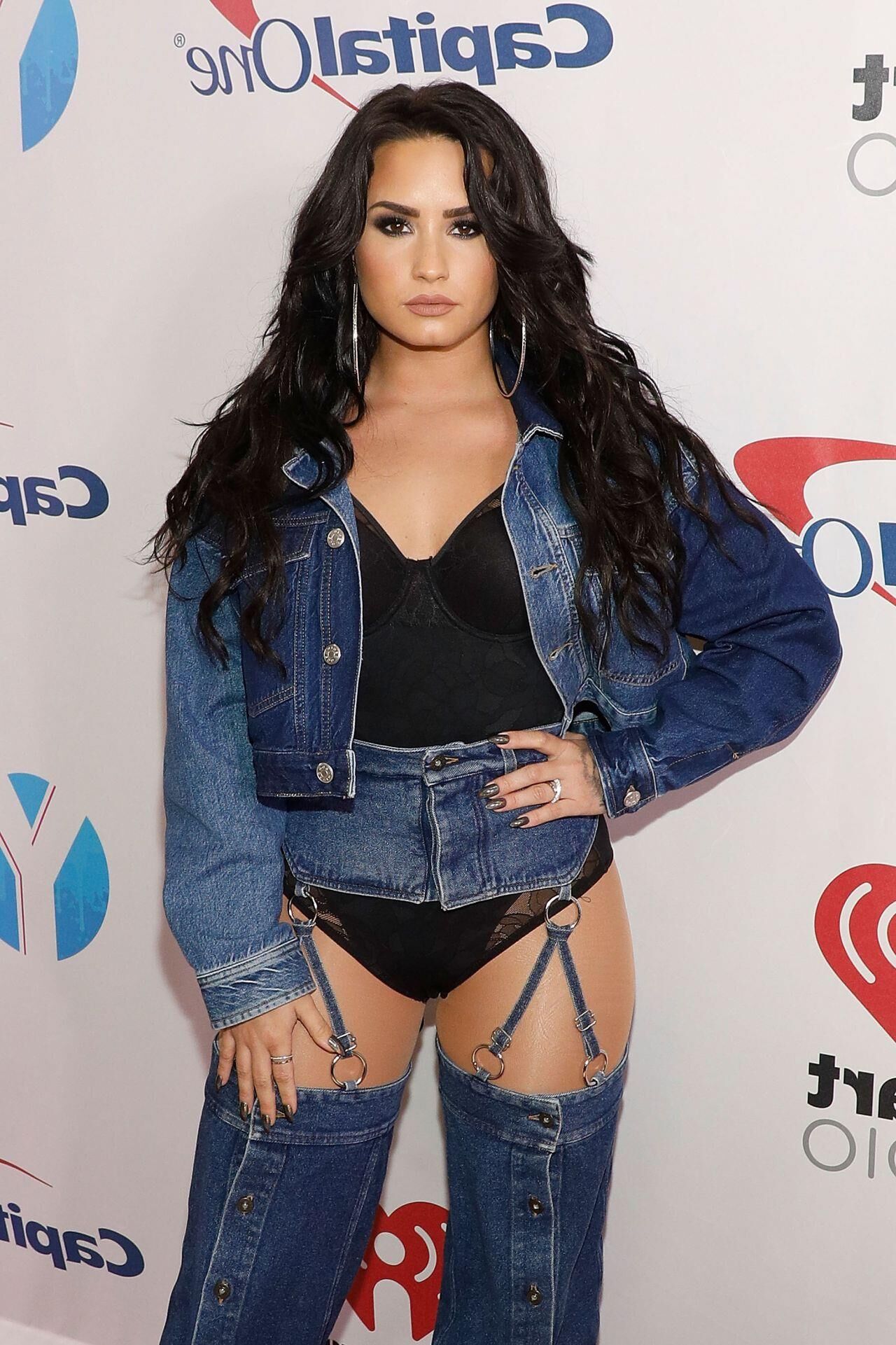 Demi Lovato – Y Jingle Ball 