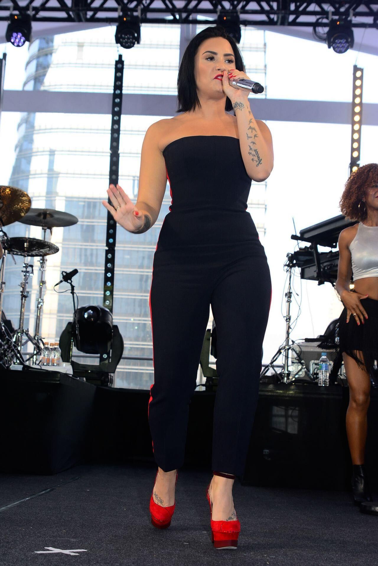 Demi Lovato – Performs at Her Vevo Private Concert in Sao 