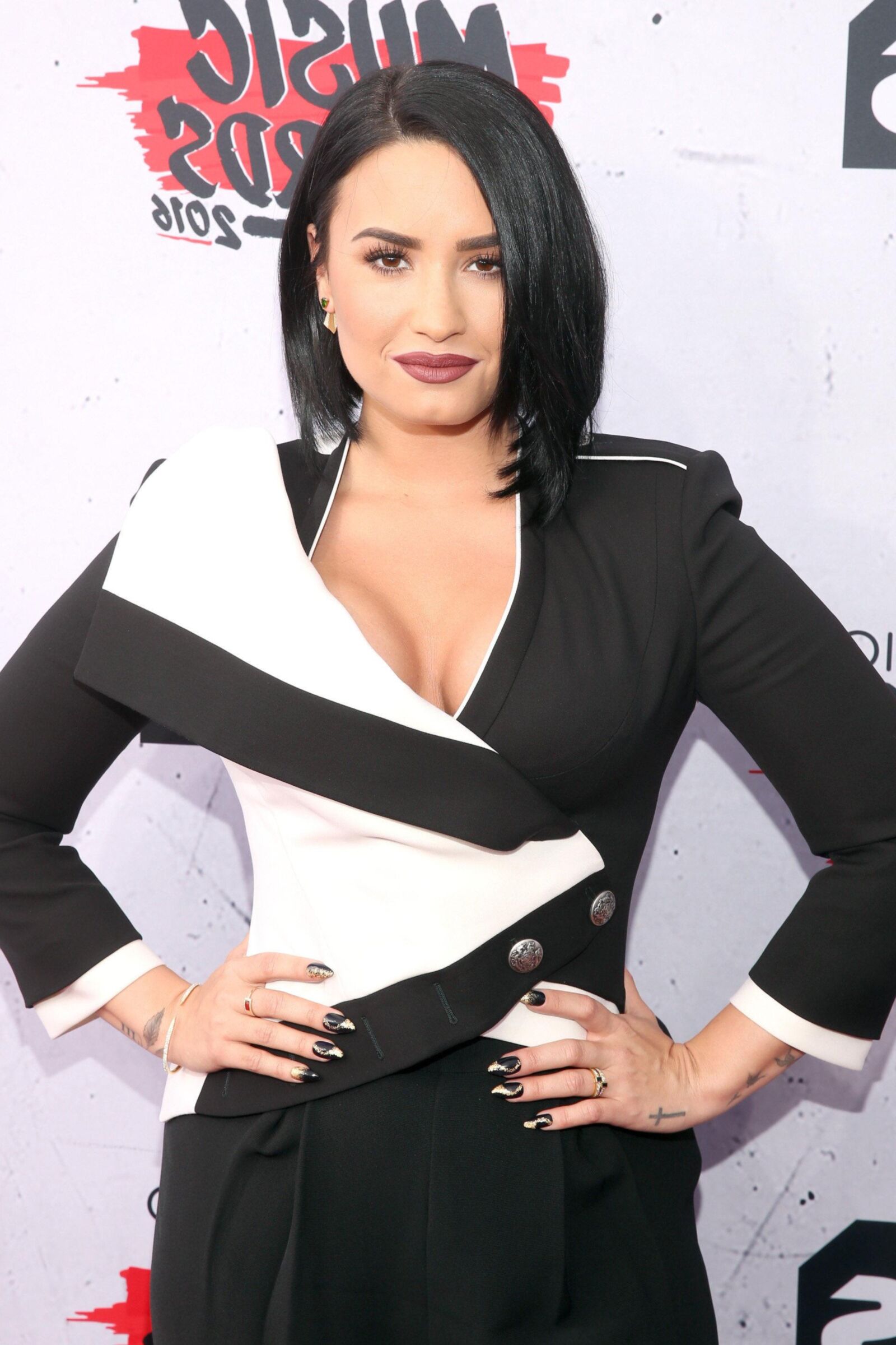 Demi Lovato – iHeartRadio Music Awards 