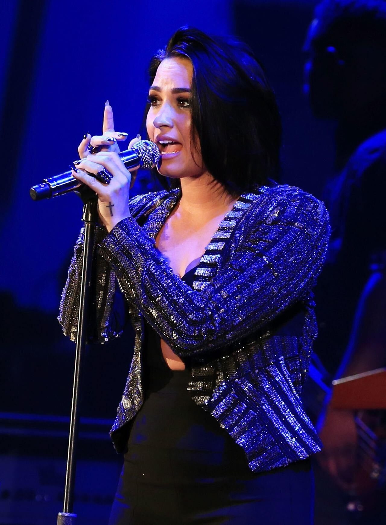 Demi Lovato - 'CBS Radio' podemos sobreviver