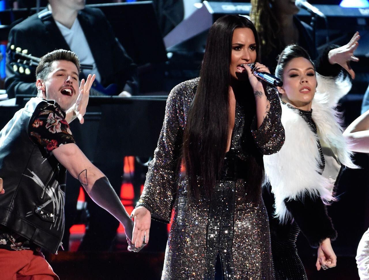 Demi Lovato - se apresenta durante o Grammy Awards