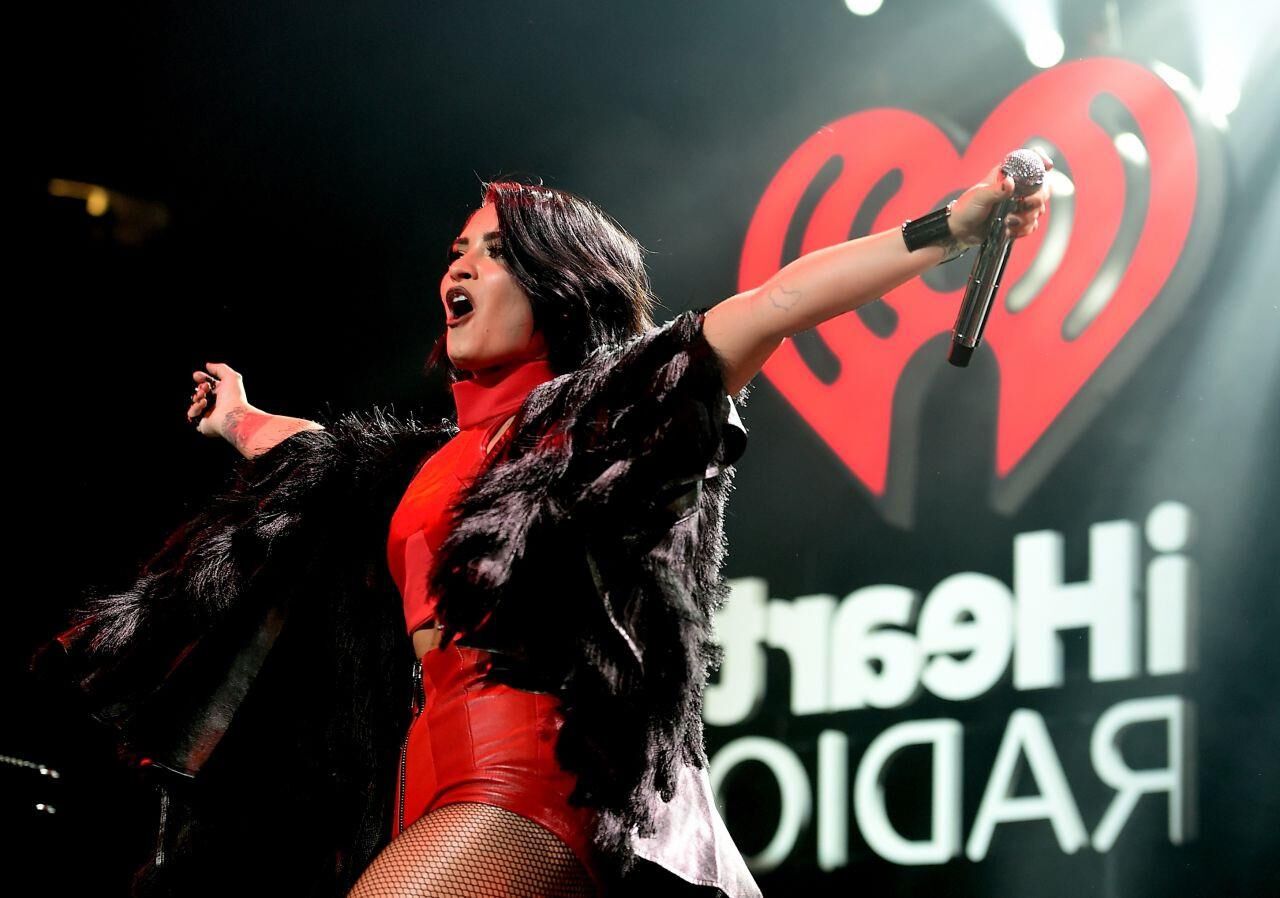 Demi Lovato se produit à Jingle Ball