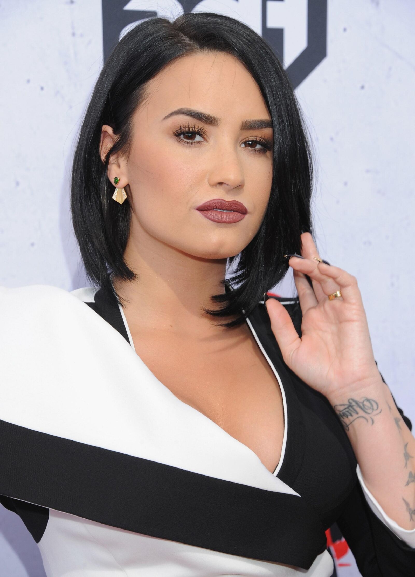 Demi Lovato – iHeartRadio Music Awards 