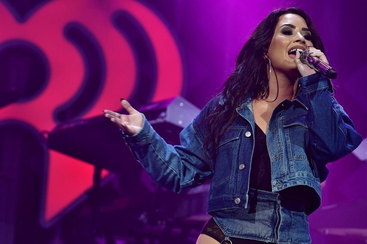 Demi Lovato - Y Jingle Ball