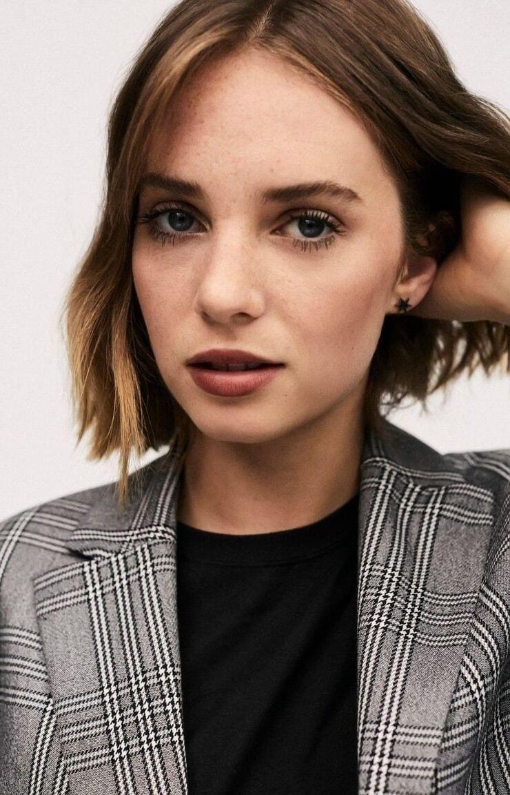 Maya Hawke Lover