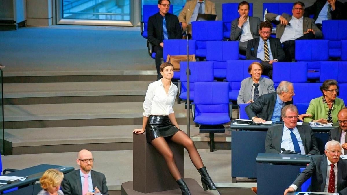 Ai Frauke Petry em Nylons