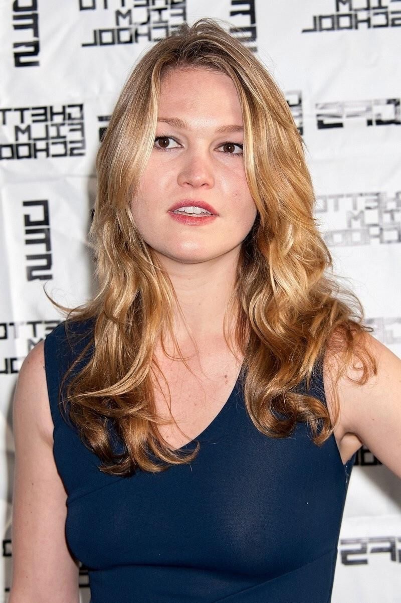 Julia Stiles