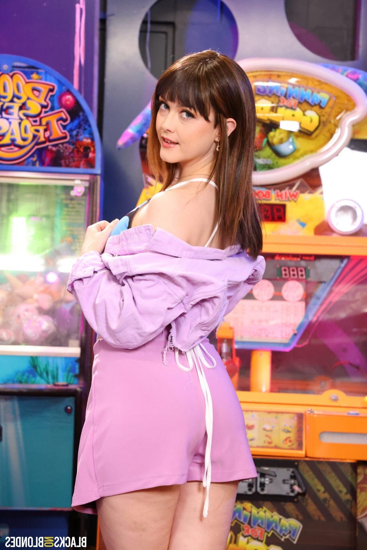 Jade Valentine yo aventure aux arcades