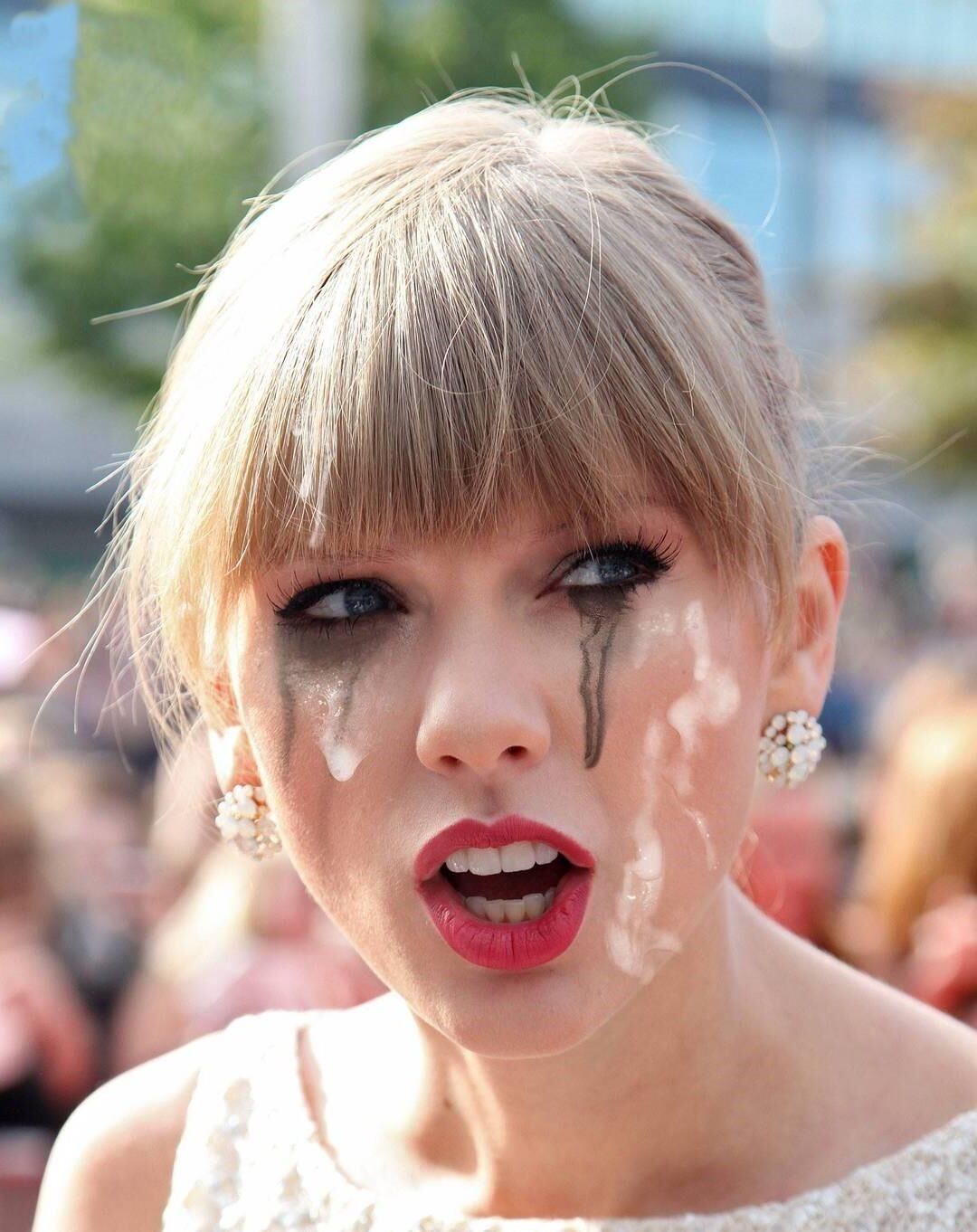 Taylor Swift cum amante