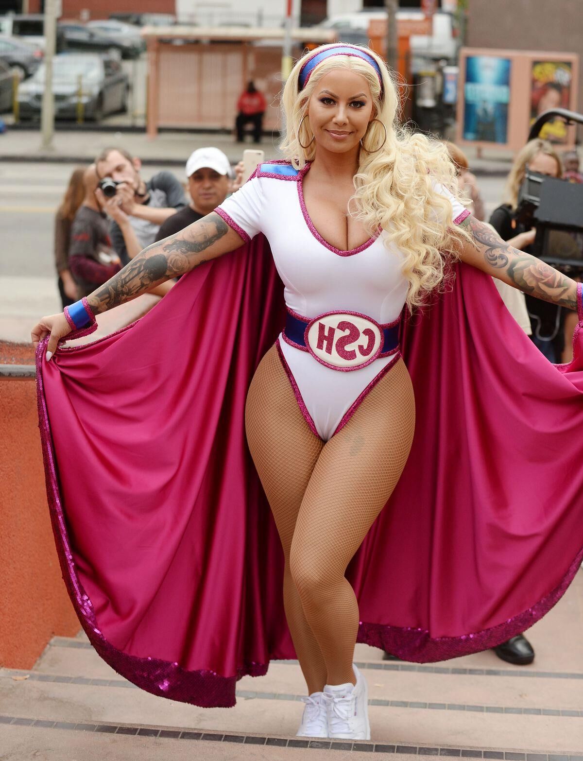 Amber levantou -se em sua rd anual slutwalk