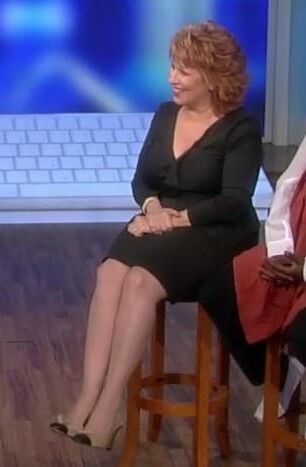 Joy Behar me fait jouir si fort