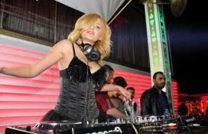 Türkischer Bimbo DJ ECE Toprak