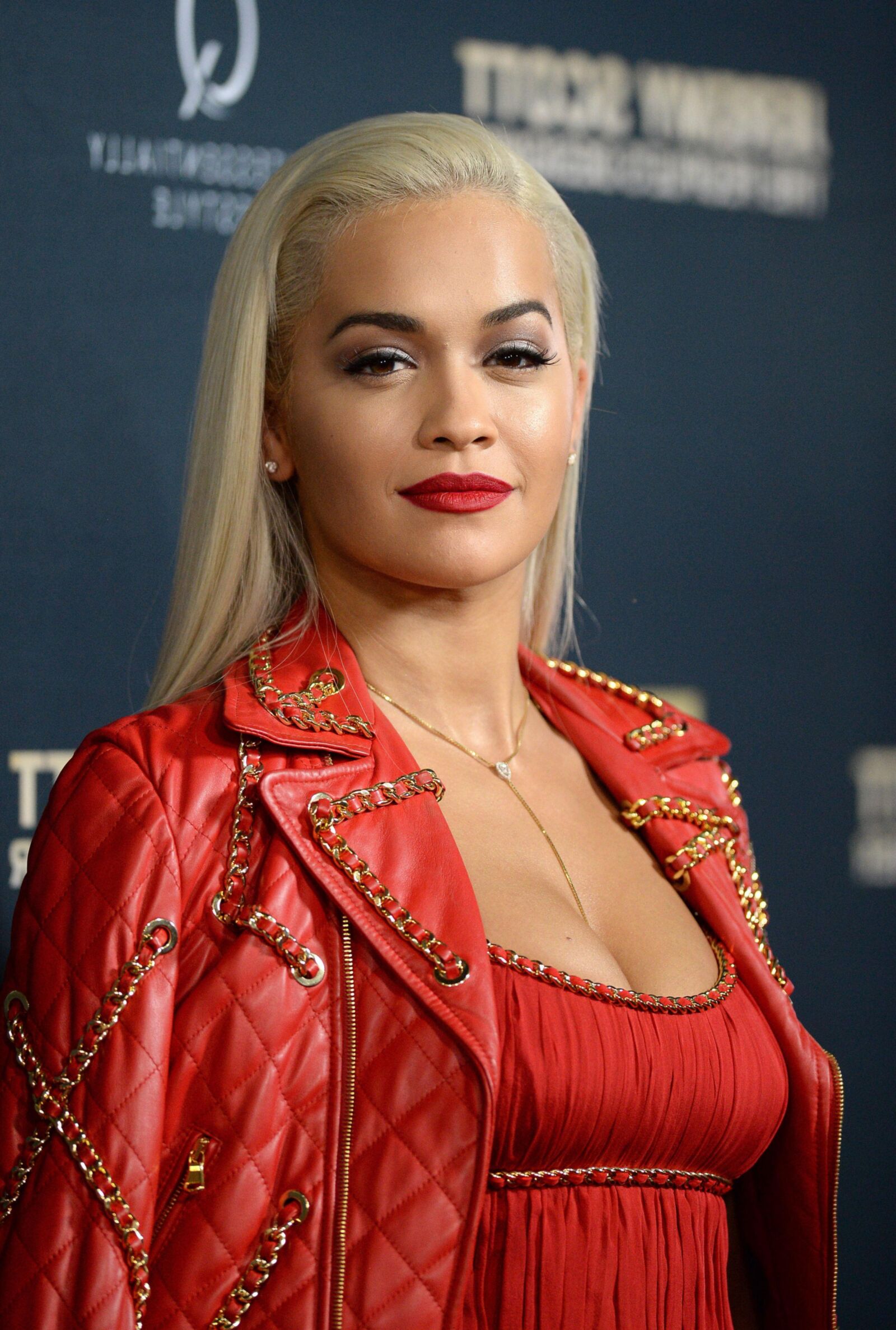 Rita Ora Jeremy Scott: Die Premiere der Volksdesignerin