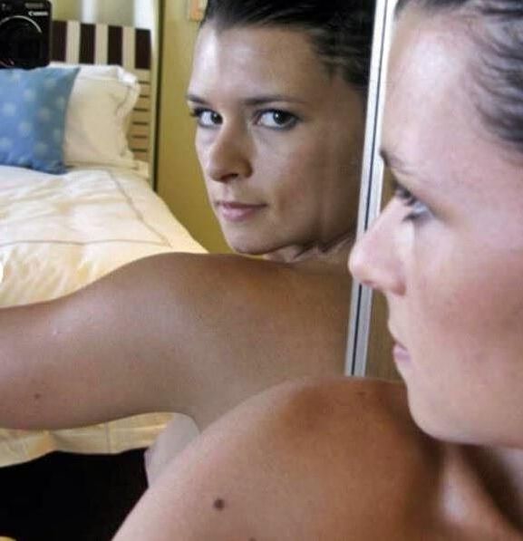 Celebrity Side Boob 