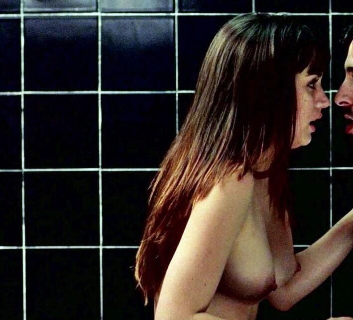 Celebrity Side Boob 