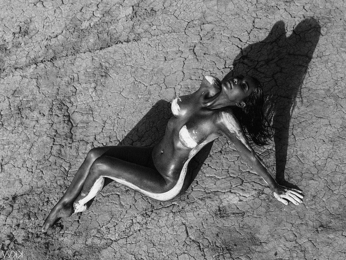 KIM KARDASHIAN – NAKED PHOTOSHOOT BY KESLER TRAN