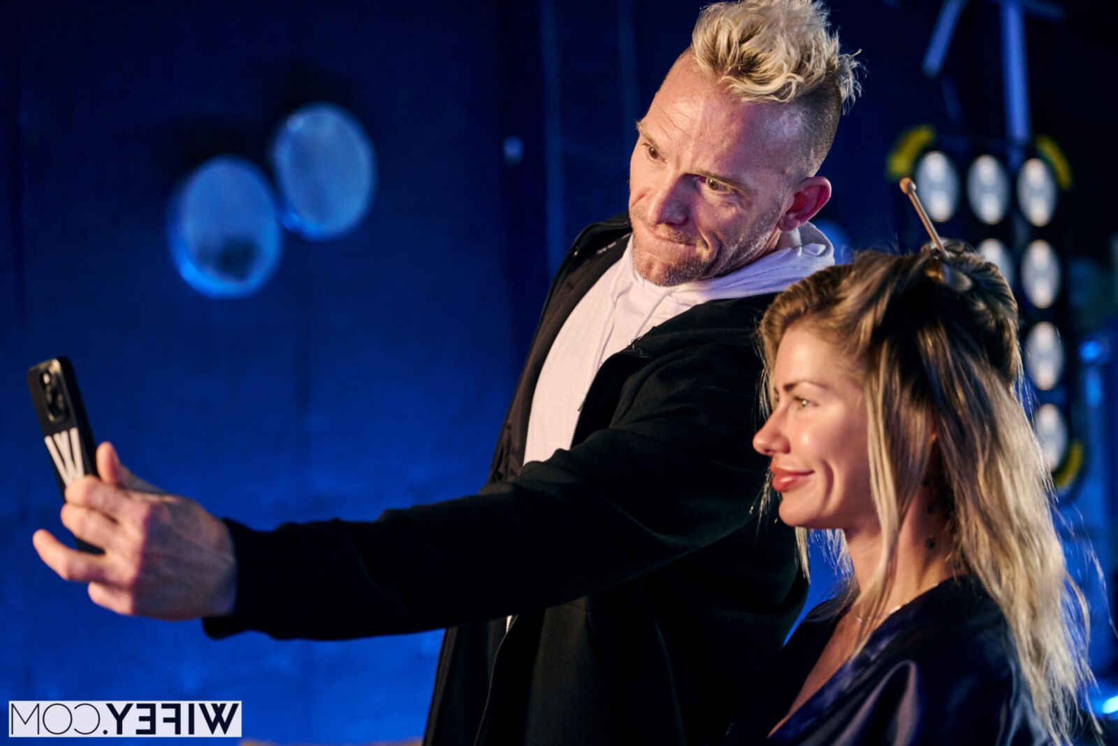 Cassie Bender Yo BBC Hungry Hotwife становится сливочной