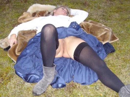 La Belle Lisa Montre Sa Chatte la nuit pour être bais
