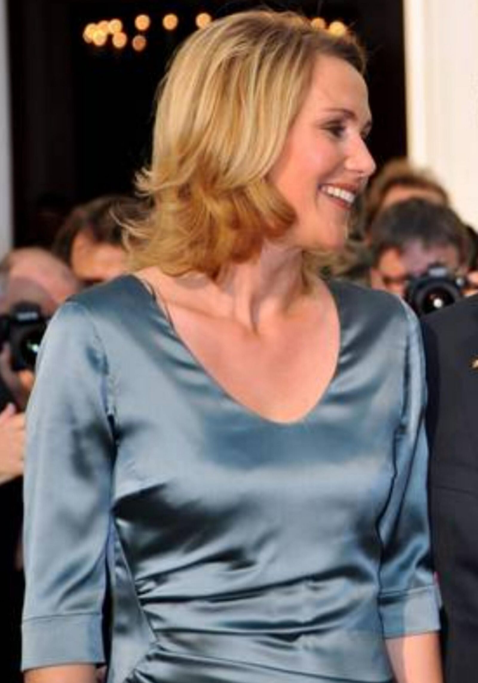 Bettina W. Gesellschaftsdame fuer Schoen Geilen Fick!