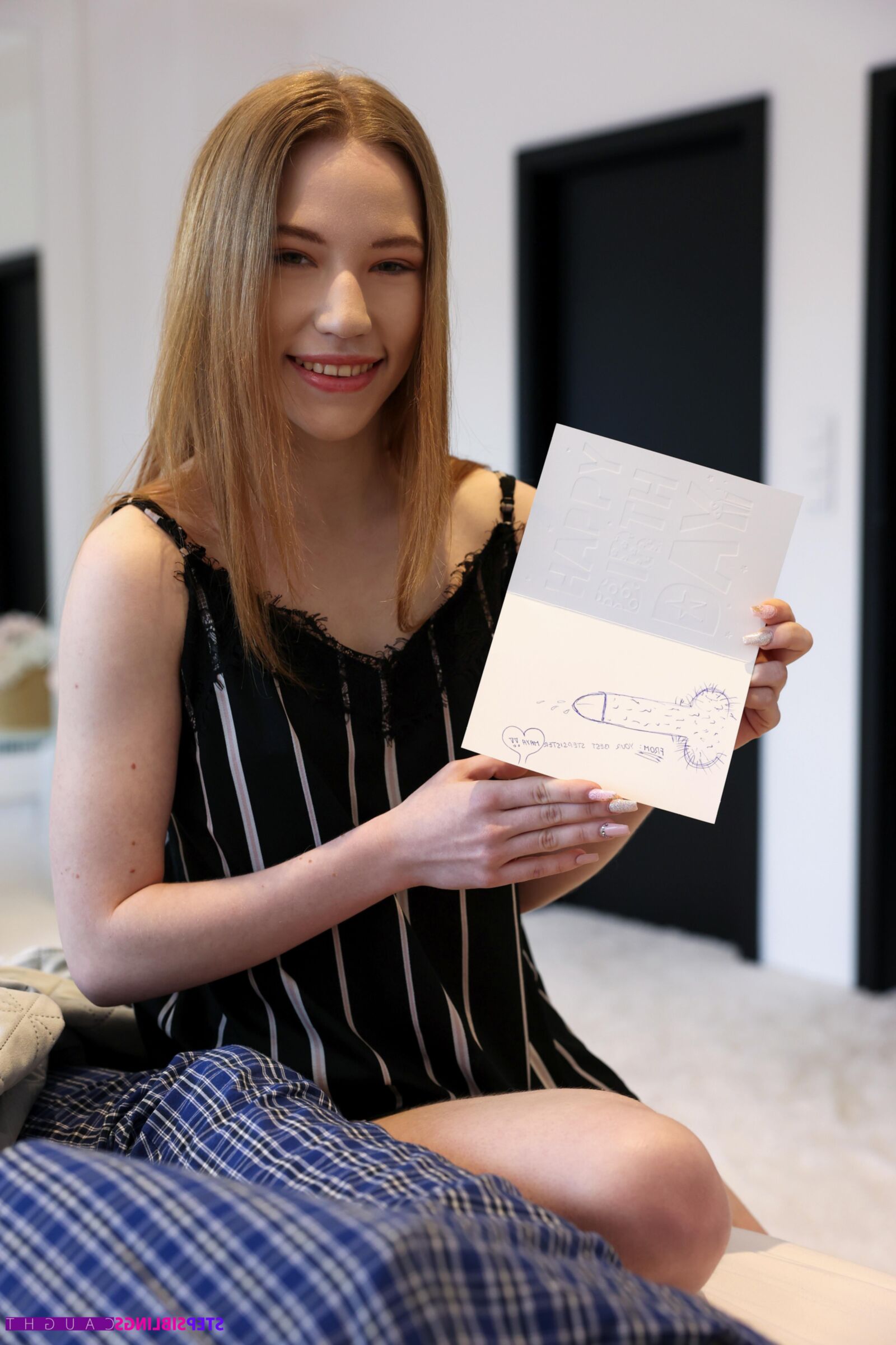 Maya en dentelle yo belle-frères anniversaire sperme