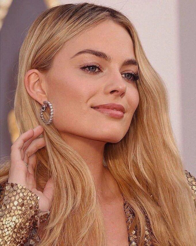 Margot Robbie
