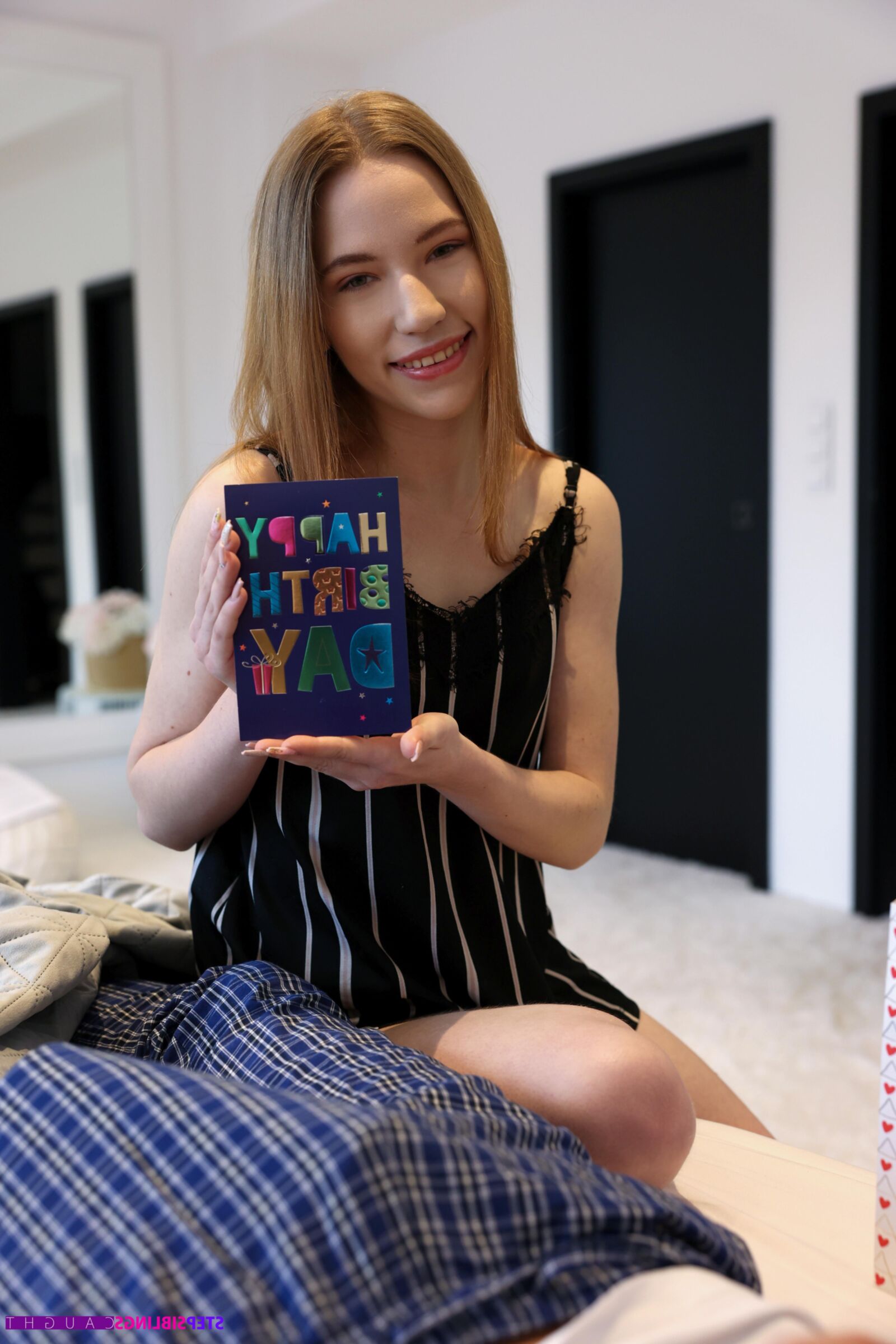 Maya en dentelle yo belle-frères anniversaire sperme