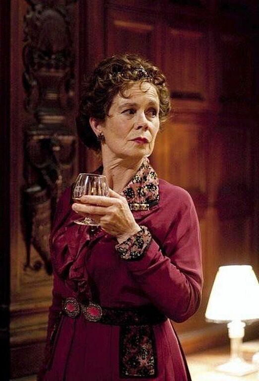 Celia Imrie