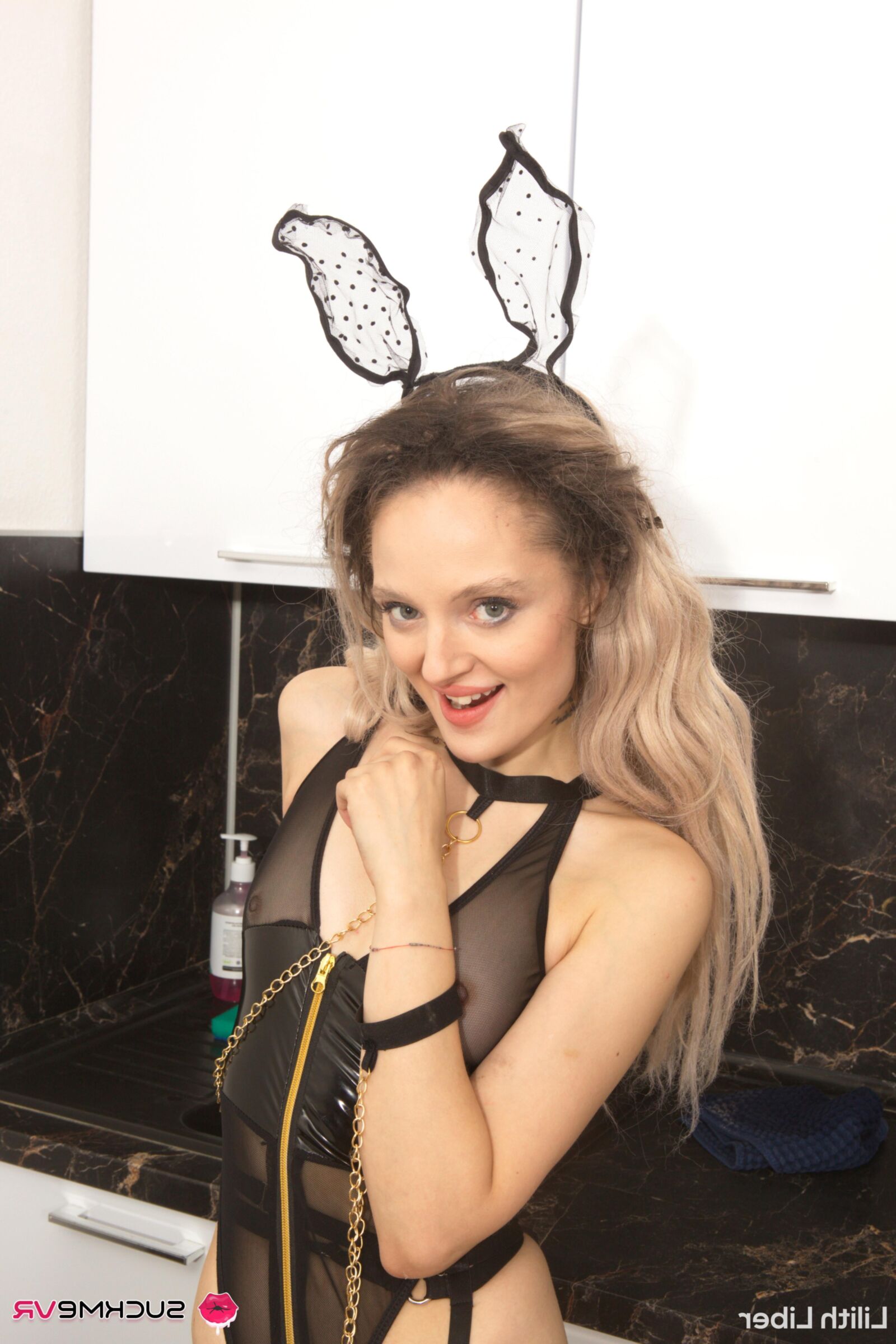 Lilith Liber Yo agit comme un petit cumslut excité
