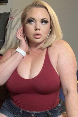 Katrina schwarzte Thicc