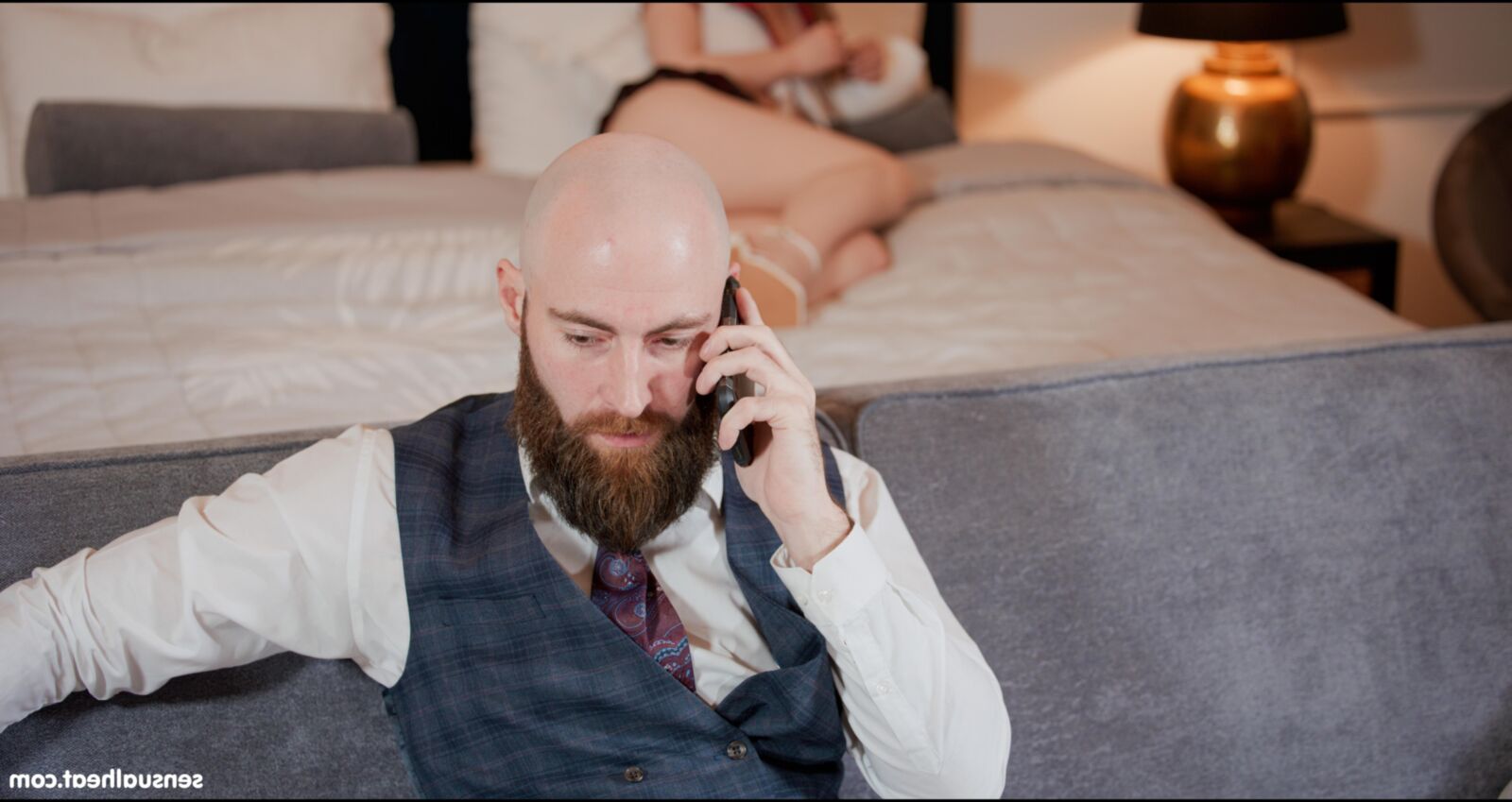 Kate Quinn Yo le encanta seducir a su hombre con su traje