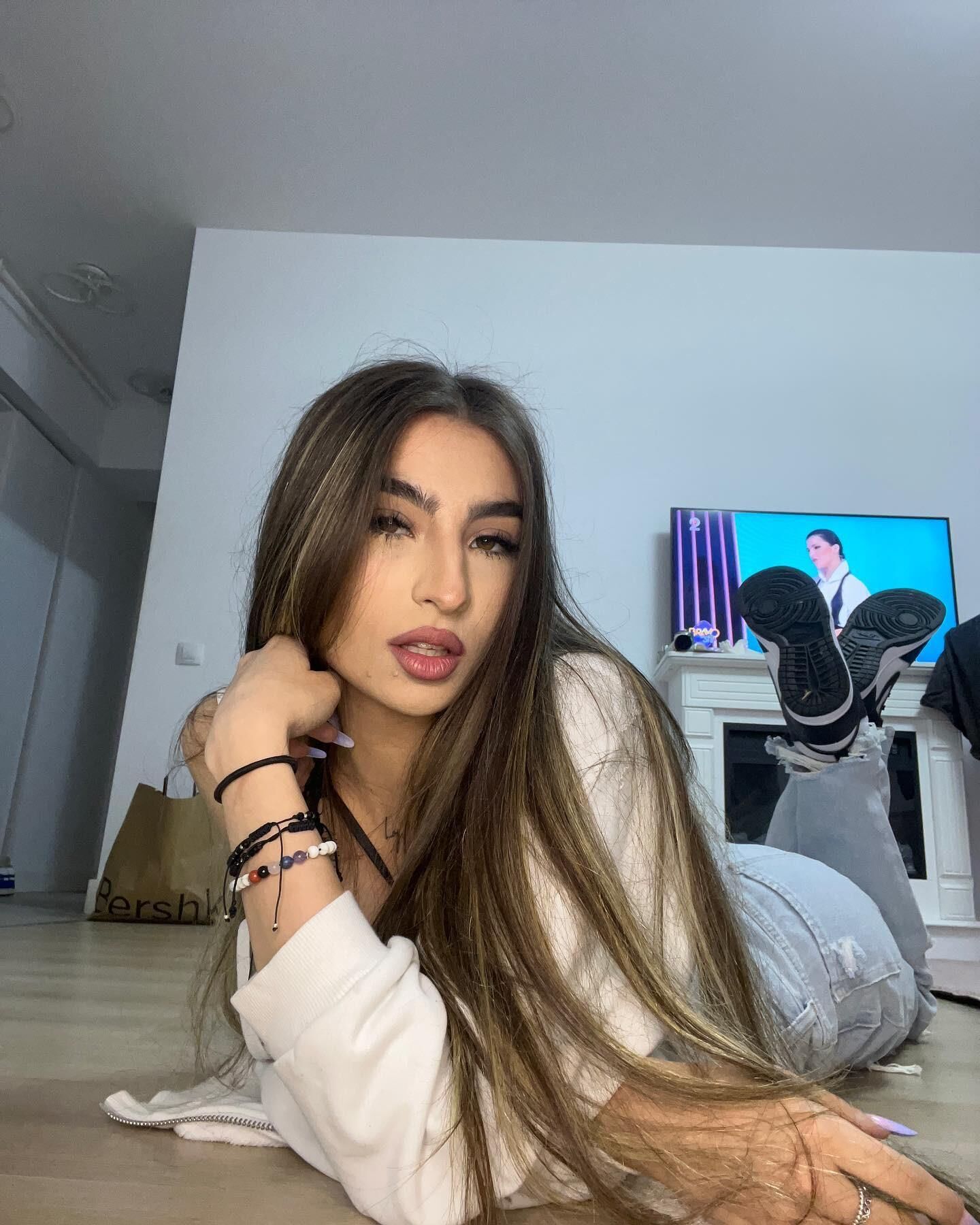 ANNE BAGU