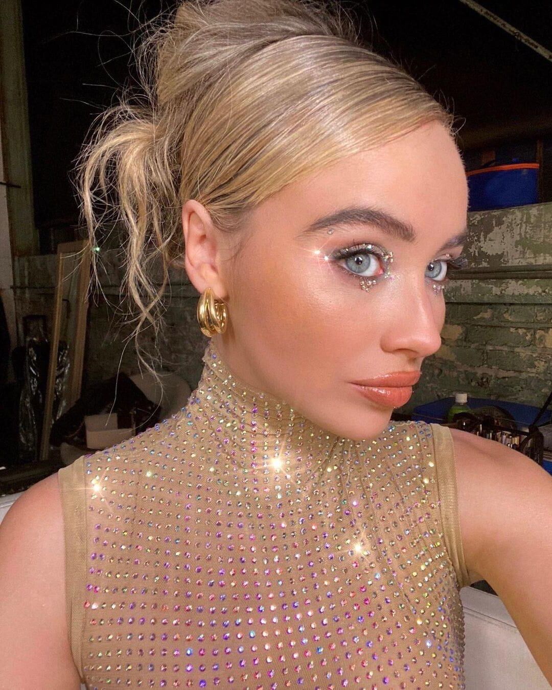 Sabrina Carpenter Fast Times (Stills y BTS)