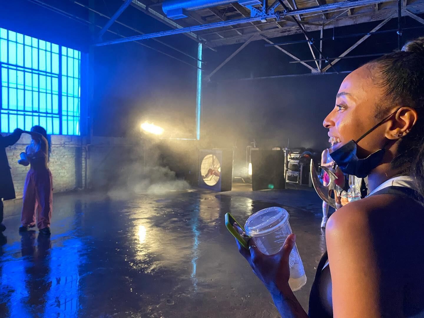 Sabrina Carpenter Fast Times (Stills y BTS)