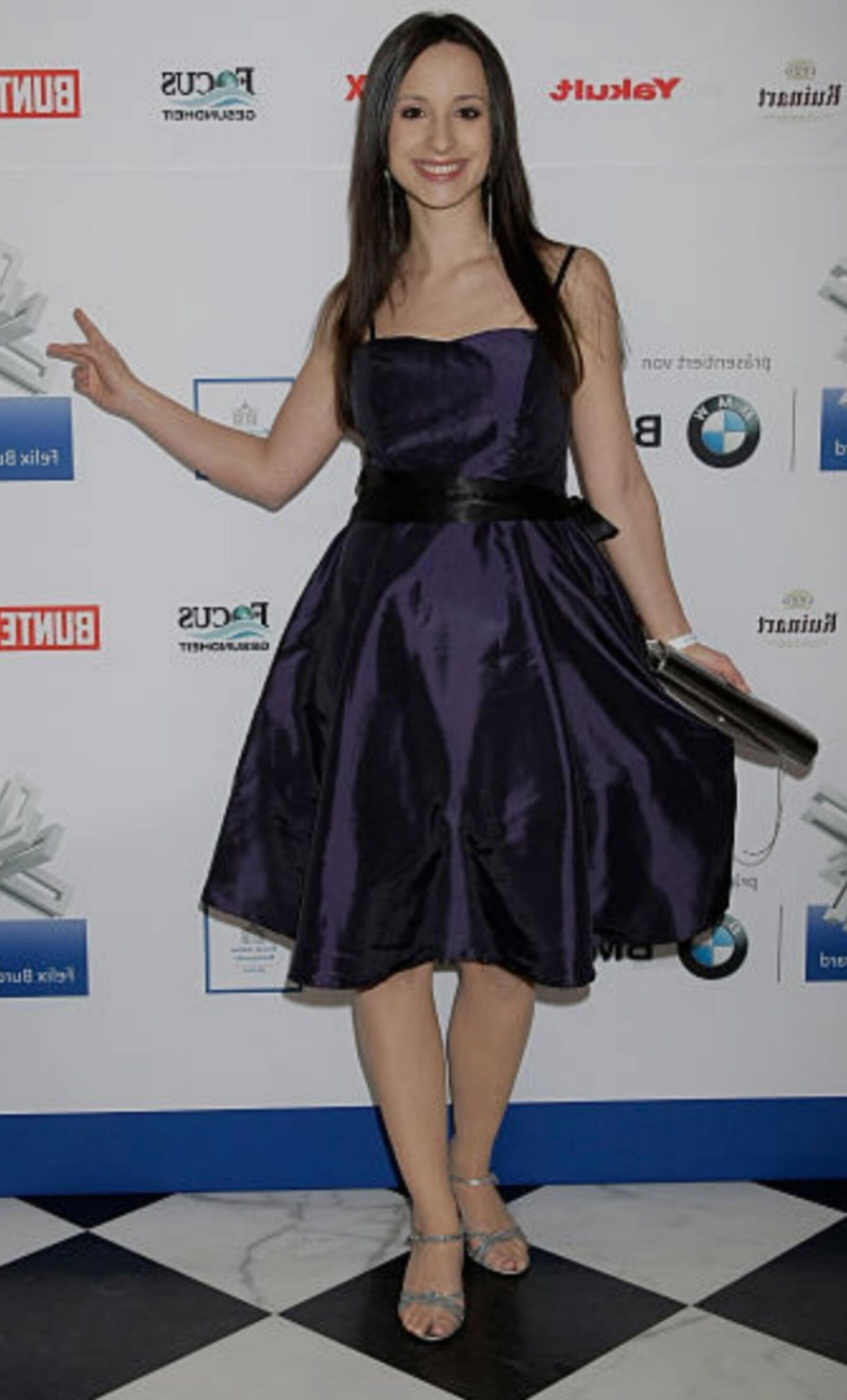Stephanie St. Schauspielerin und Geile Fickschlampe!