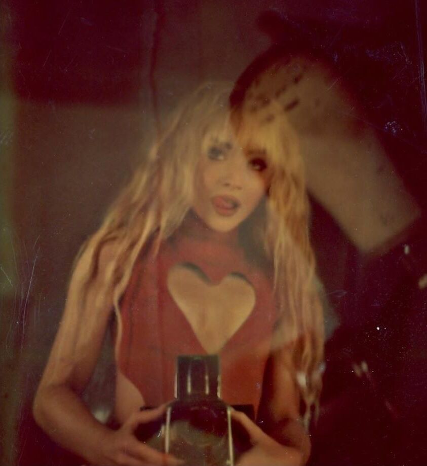 Sabrina Carpenter Fast Times (Stills y BTS)