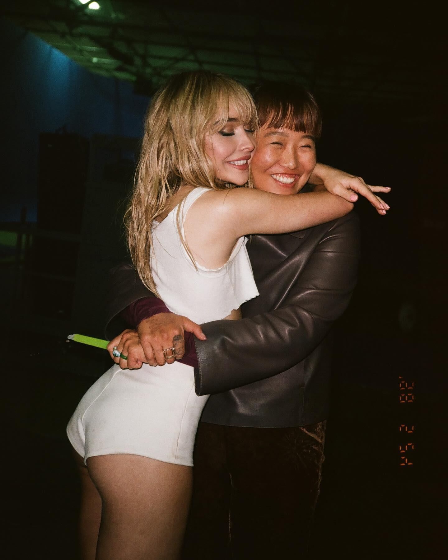 Sabrina Carpenter Fast Times (Stills y BTS)