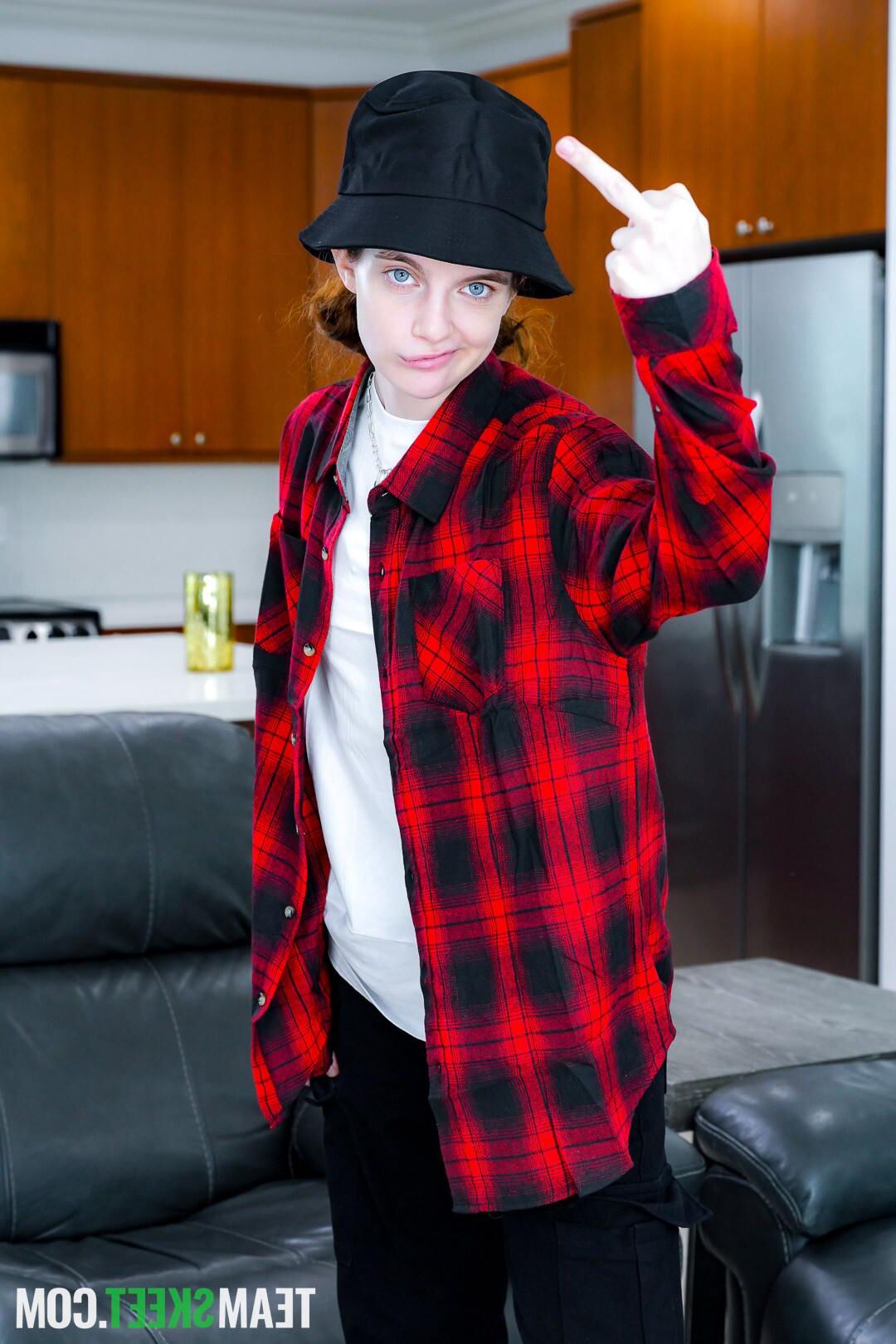 Miss Raquel Yo, Marina Vaylor Yo Stepmom te enseñará